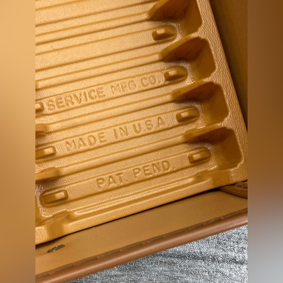 VTG Service Mfg. Co. Made in USA 24 Ct. Cassette Travel Storage Hard Shell Case - Picture 6 of 16